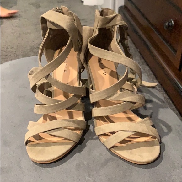 Cognac strapping heel — size 8W - Picture 1 of 4